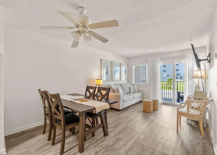 Coastal Comfort At Plantation Holiday home *